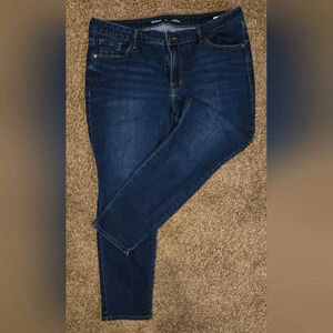 Women's  Old Navy denim jeans size 16 short mid rise pop icon skinny.